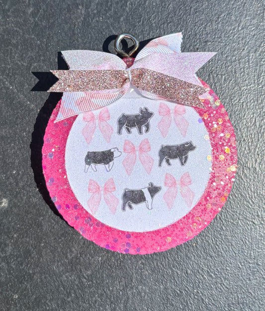 Bows & Pigs